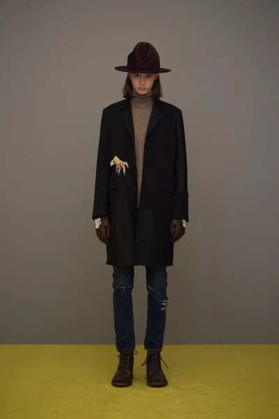 Look 3